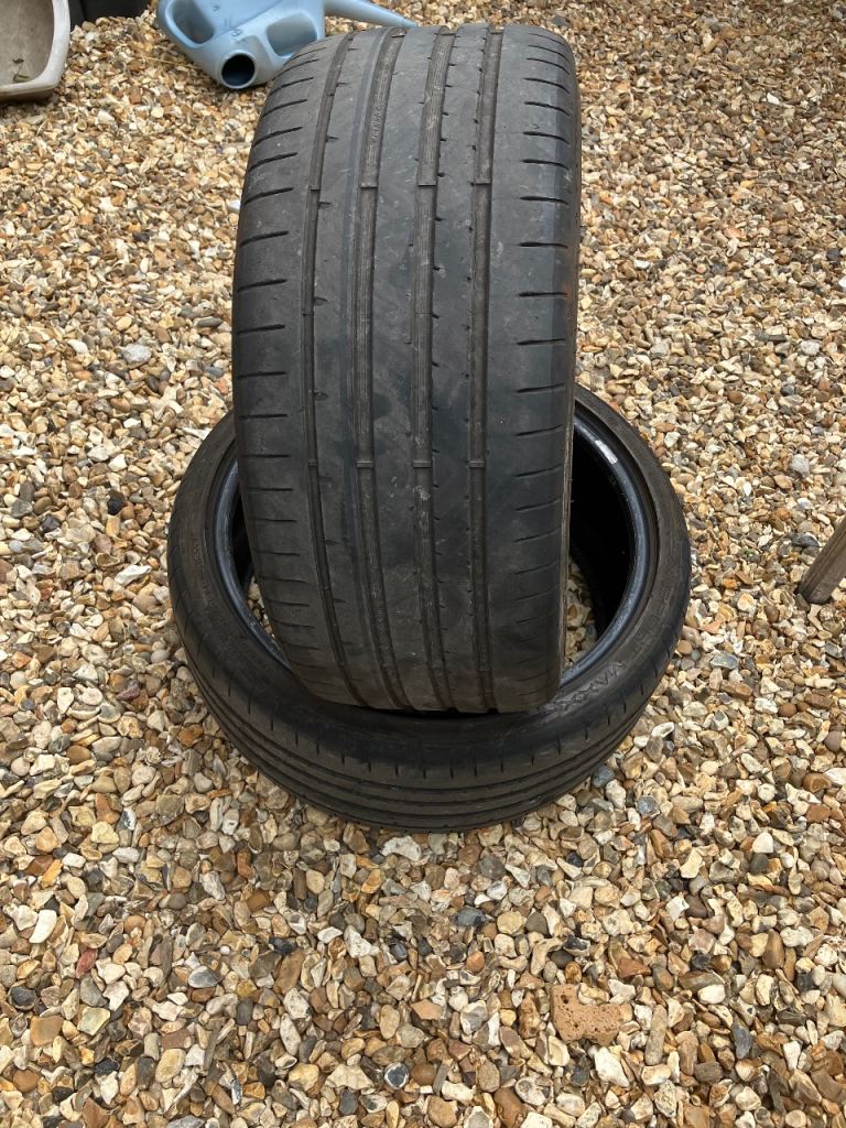235/35 ZR19 Dunlop Sport Maxx R2 tyres x2