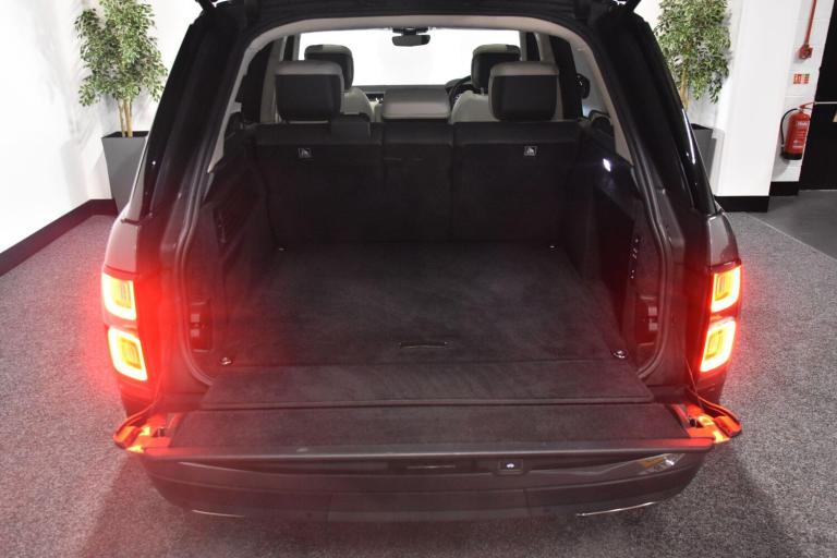2019 Land Rover Range Rover 4.4 SDV8 Autobiography 4dr Auto ESTATE PETROL Automatic