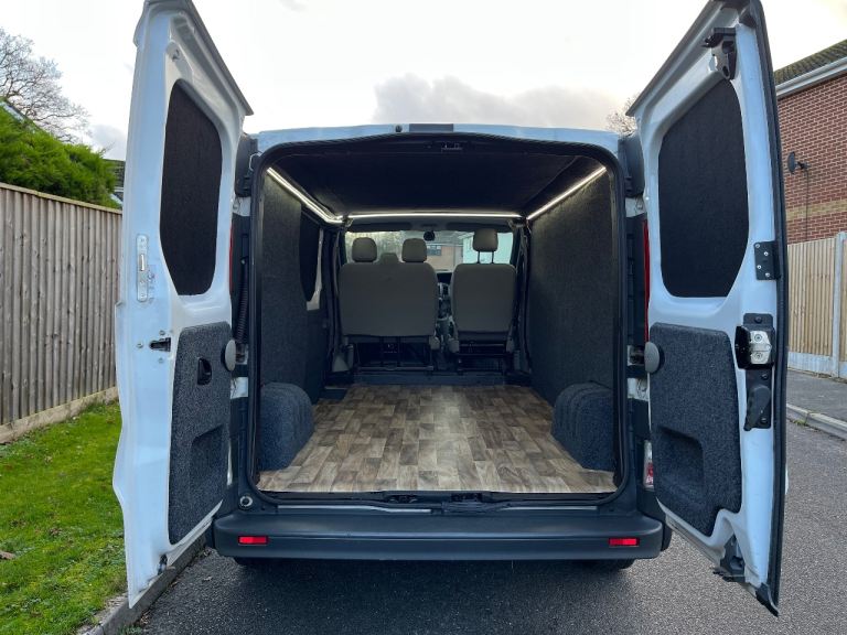 Vauxhall Vivaro 2.0T Lwb Day van