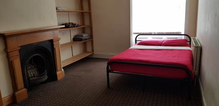 Fully furnished room available in a great City Centre location (BD1) house share. 