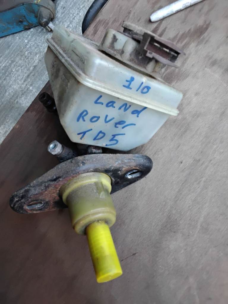 Land-rover discovery td5 mass cylinders 