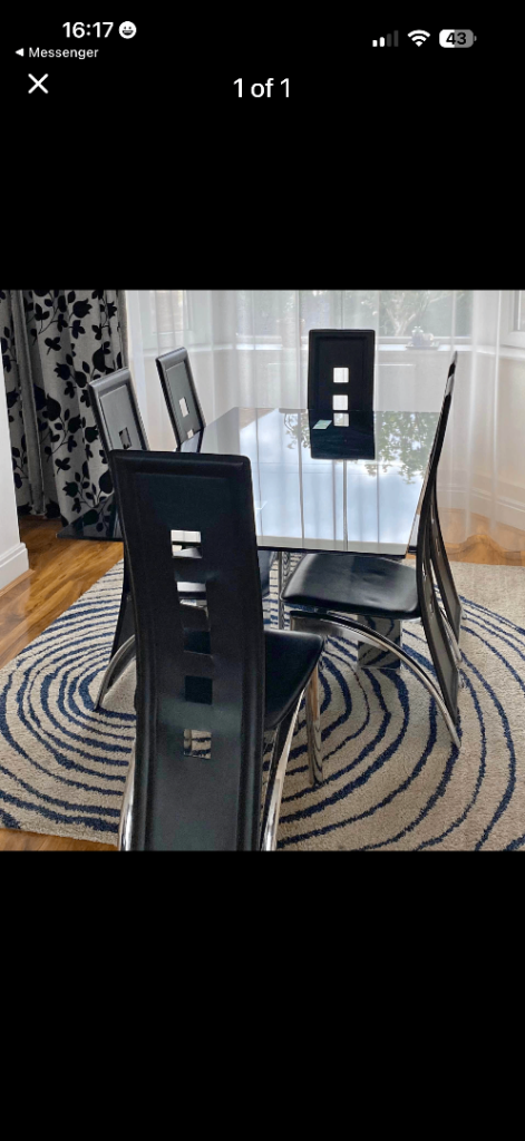 Free delivery nice dining table and 6 chair 