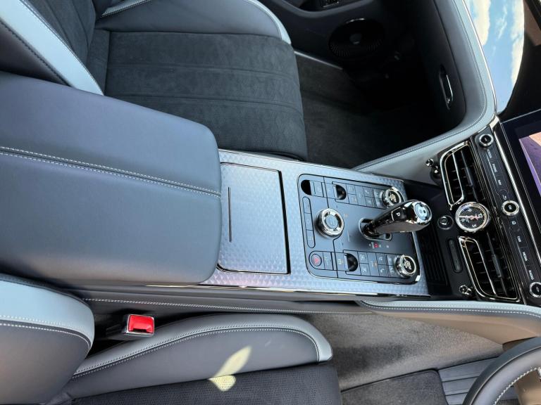 2025 Bentley Flying Spur 4.0 V8 Ultra-Performance 25.9kWh Speed Saloon 4dr Petrol Plug-in Hybrid ...