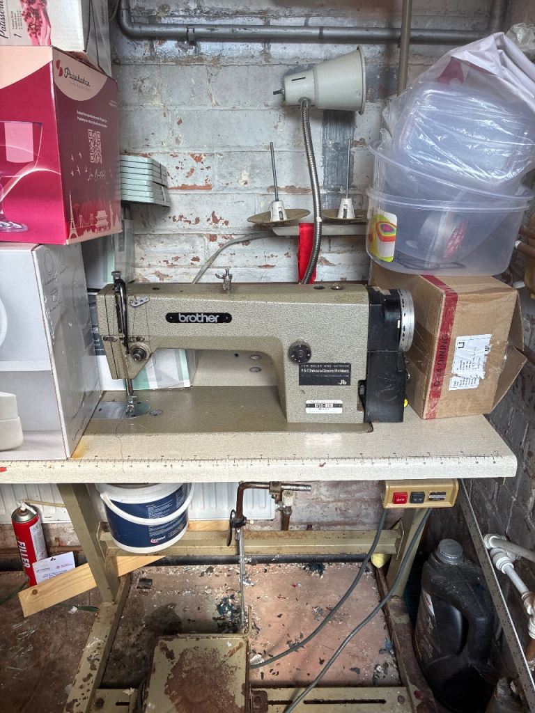 Industrial sewing machine 