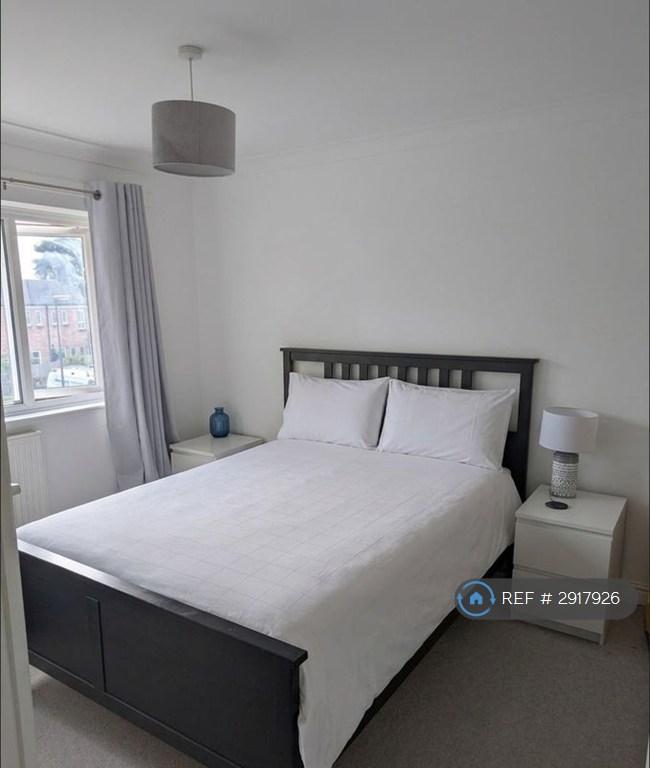 1 bedroom in Bingham Drive, Woking, GU21 (#2917926)