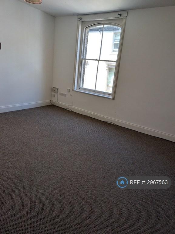 1 bedroom flat in High St, King's Lynn, PE30 (1 bed) (#2967563)