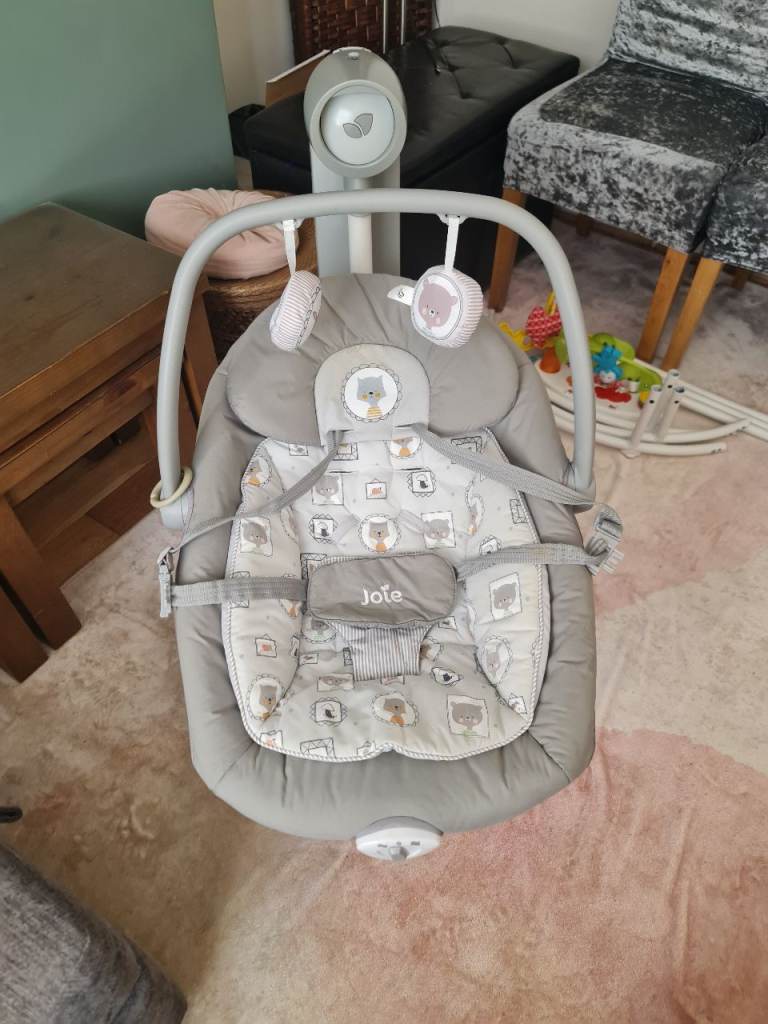 Joiè 2 in 1 Baby rocker & Swinger 