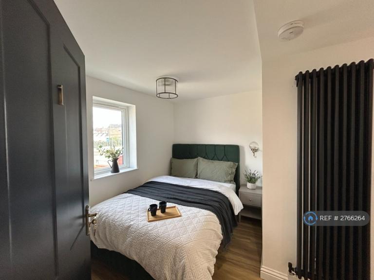 1 bedroom in Wellingborough Road, Rushden, NN10 (#2766264)