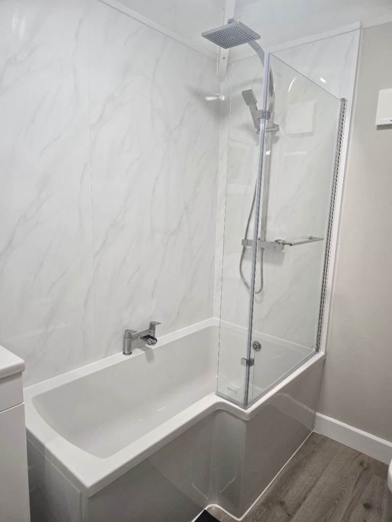 Choice of 2, spacious Furnished Rooms in Friendly Household