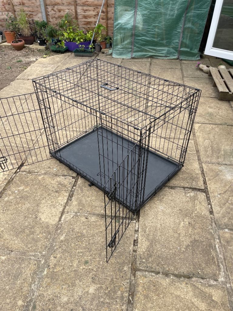 Metal dog crate 