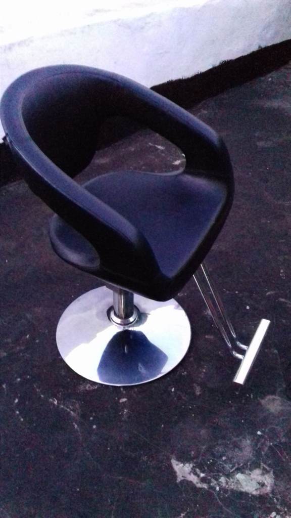 Barber's chair.