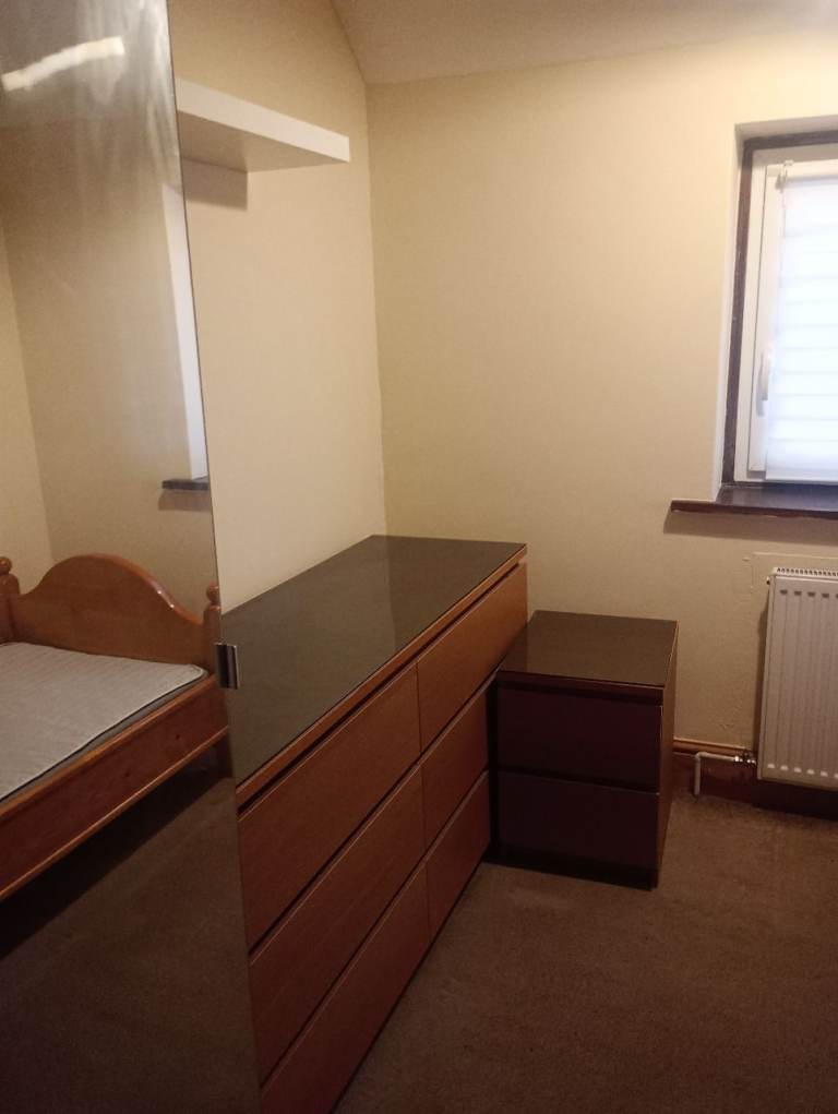 Single room for rent in rg2 area 
