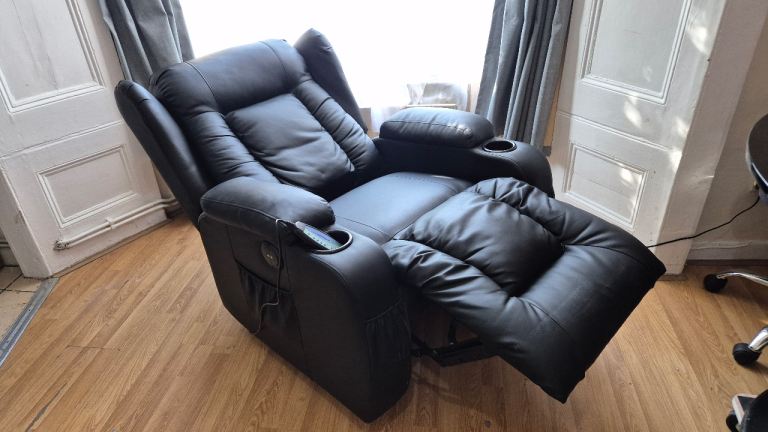 Caesar Electric Bonded Leather Automatic Recliner Armchair Sofa Home Lounge Chair (Black)