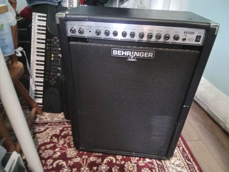 BEHRINGER DX1200 combo Amplifier/ PA system. Very clean, working condition.