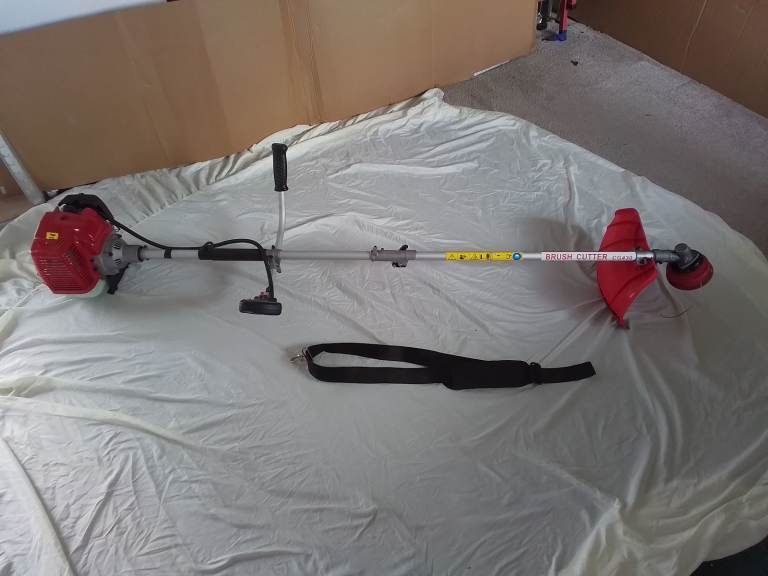 Petrol Brush Cutter/Strimmer 