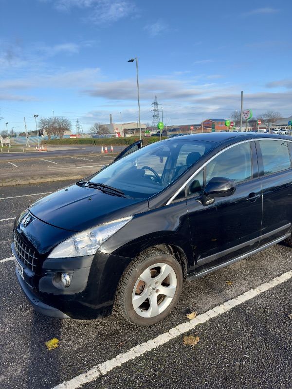 Peugeot, 3008, Hatchback, 2012, Semi-Auto, 1560 (cc), 5 doors