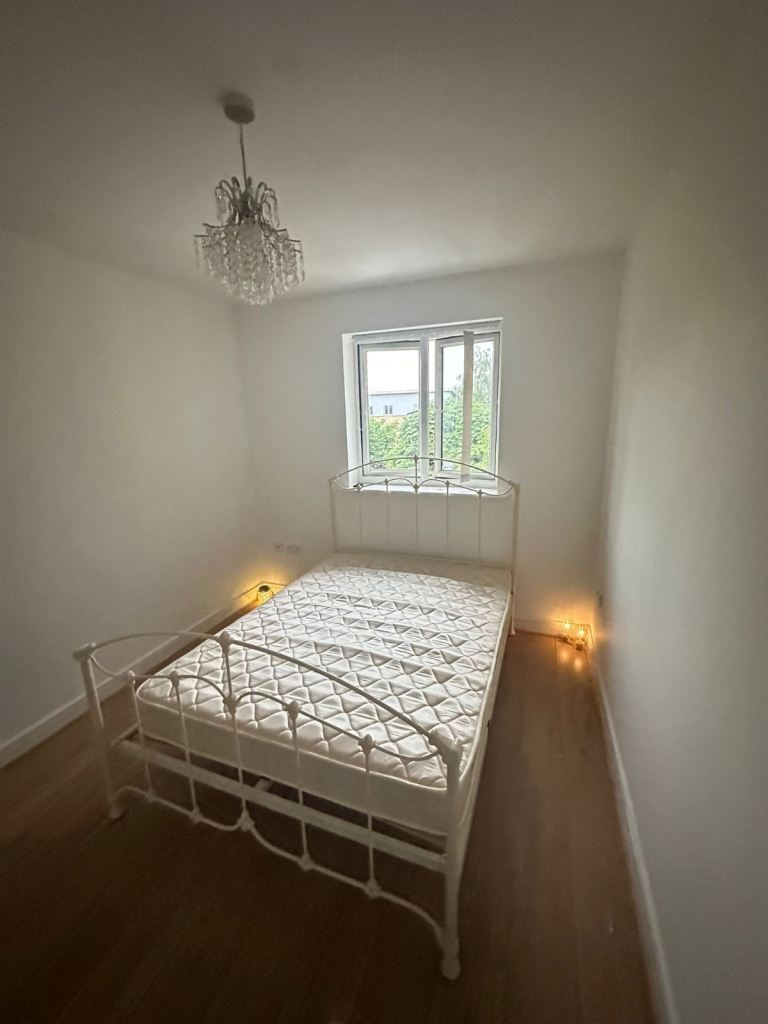 Lovely two bedroom flat available 