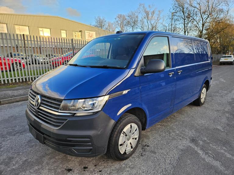 2023 VOLKSWAGEN TRANSPORTER 2.0 TDI 110 Startline Van Damaged Salvage DRIVE AWAY