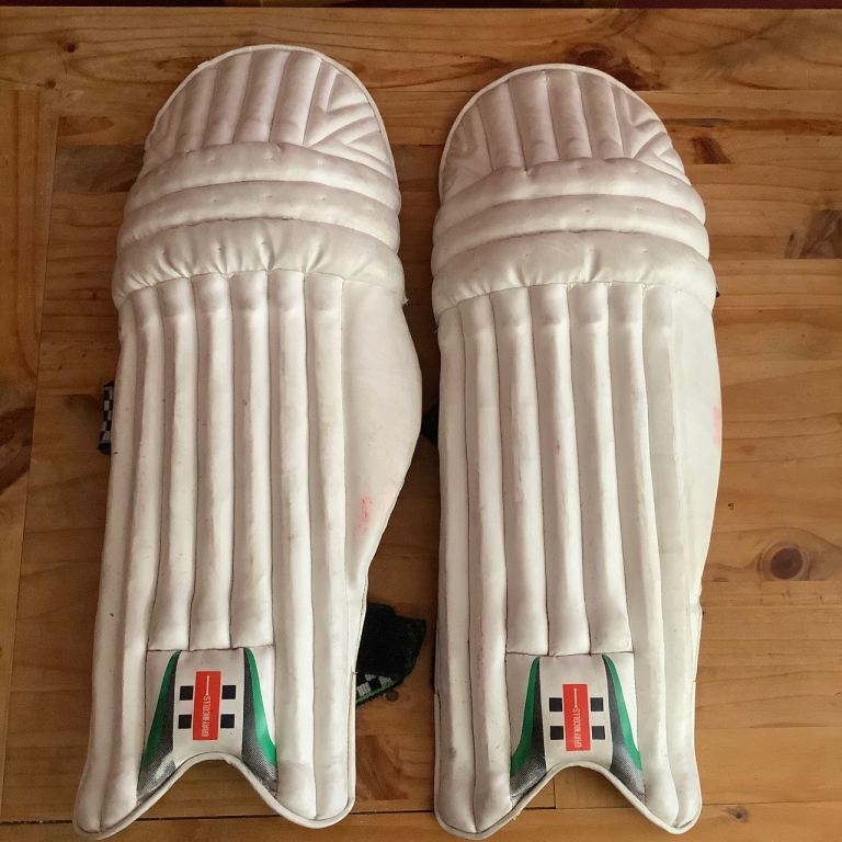 Gray Nicholls adult cricket pads for batting