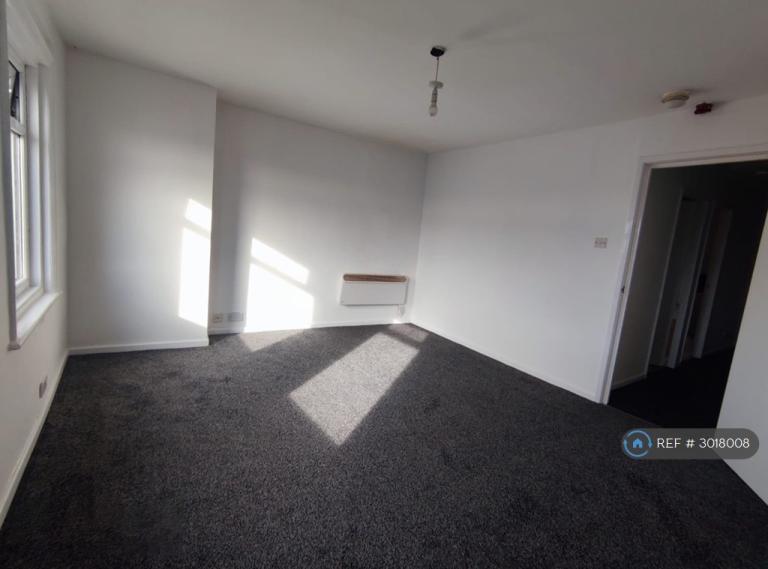1 bedroom flat in Central Drive, Blackpool, FY1 (1 bed) (#3018008)