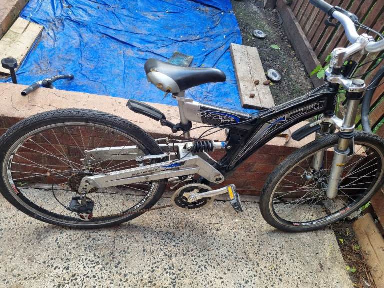 Man mountain bike 