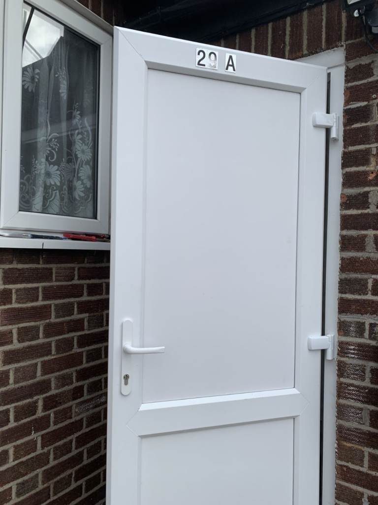 2 Bedroom First Floor Maisonette Flat Available To Let In Elm Park Hornchurch (RM12)