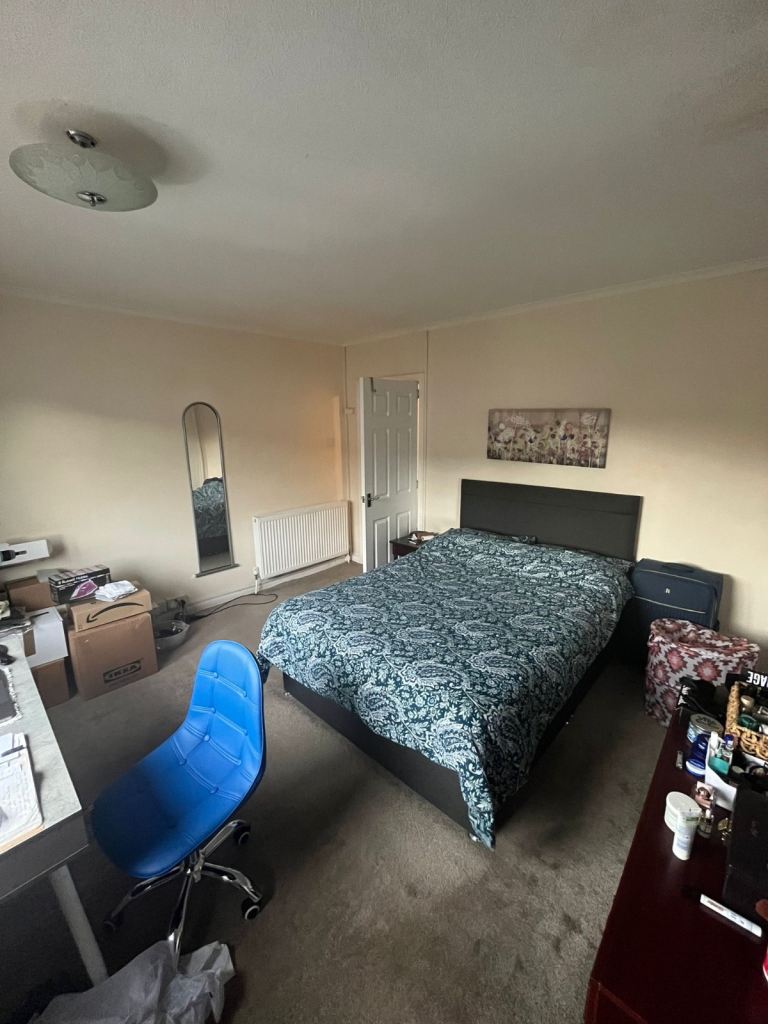 3 bedroom flat to let
