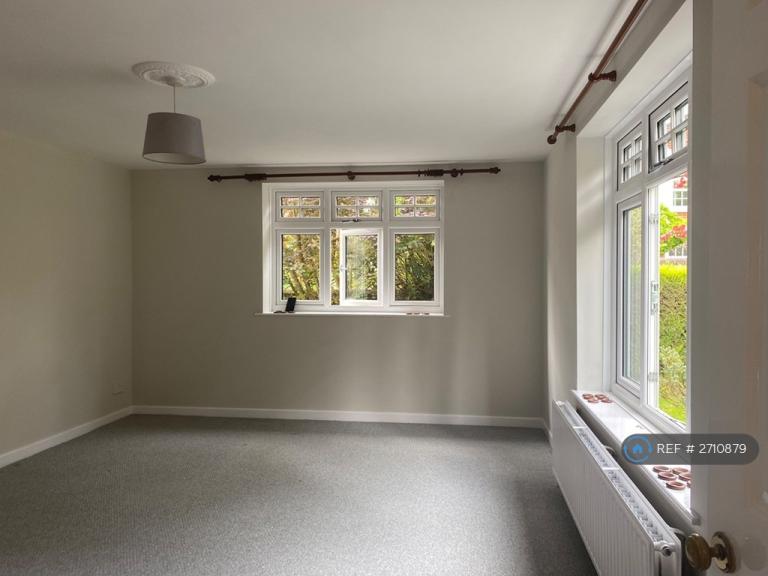 1 bedroom house in Norwich Street, Hingham, NR9 (1 bed) (#2710879)