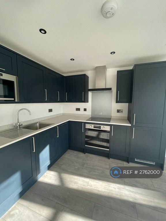 2 bedroom flat in Devonshire Road, Bristol, BS6 (2 bed) (#2762000)
