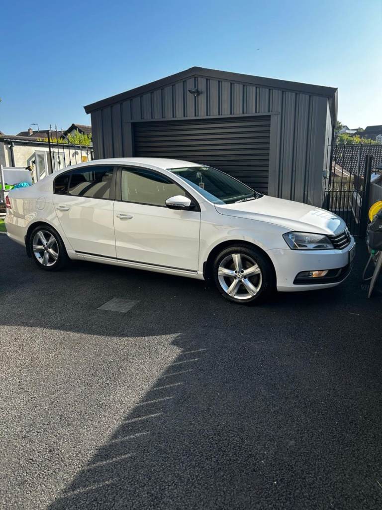 Volkswagen, PASSAT, Saloon, 2011, Manual, 1968 (cc), 4 doors