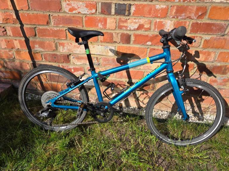 Islabikes Beinn 20 Large in Teal Kids Bike in Good Condition
