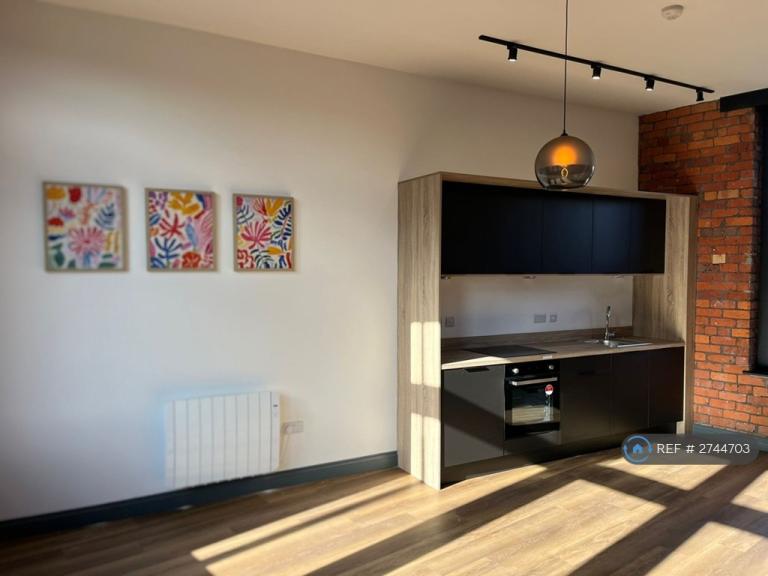 1 bedroom flat in Twist Lane, Leigh, WN7 (1 bed) (#2744703)