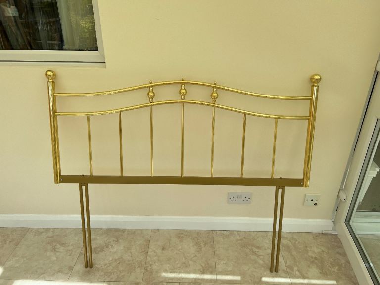 3ft Brass Headboard & Fittings - VGC