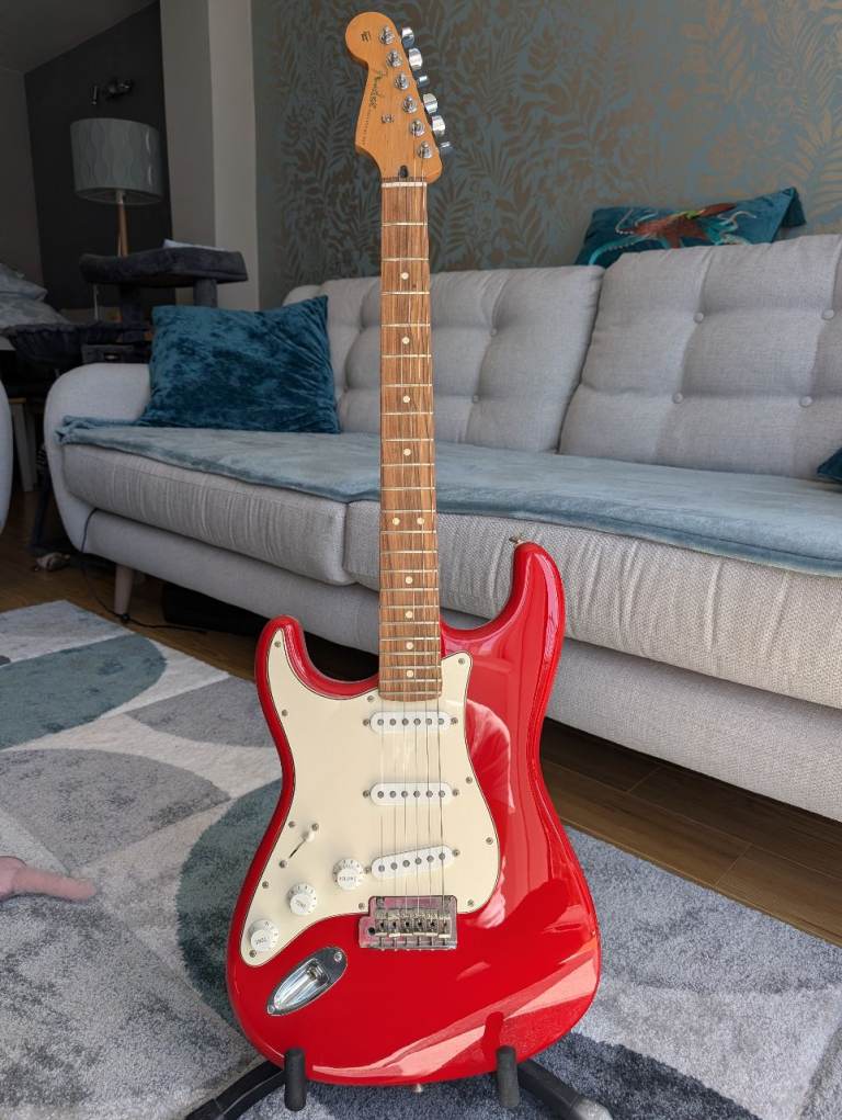 Fender FSR Player Series Stratocaster (Left-Handed) - Fiesta Red