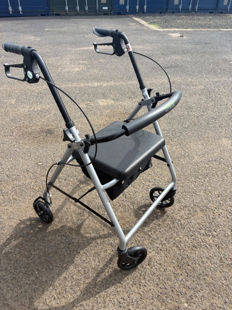 fenetic wellbeing lightweight folding rollator