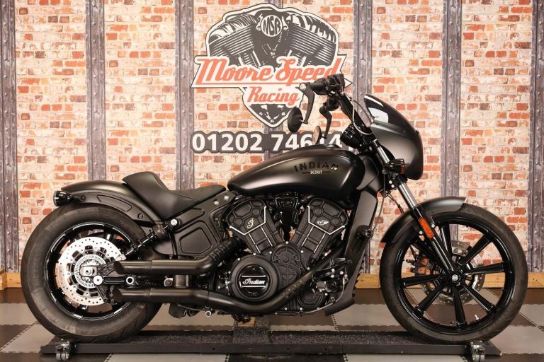 2025 INDIAN SCOUT ROGUE - 883 MILES!! - 1 OWNER - CUSTOM EXHAUST - ENGINE GUARDS