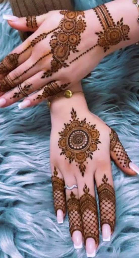 Henna / mehndi artist