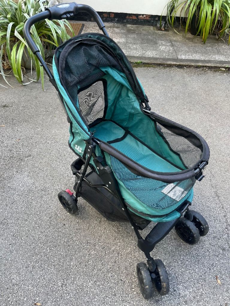 Dog pushchair