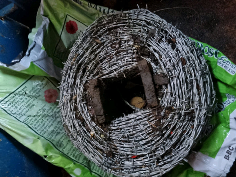 Barbed wire steel fencing wire barb stock fence livestock small holdin