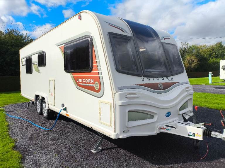 2014 Bailey Unicorn Cordoba Twin Axle Touring Caravan – Excellent condition
