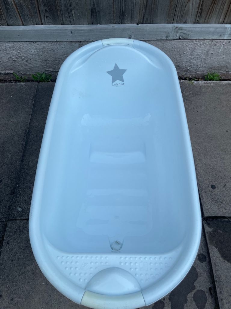 Little Star Baby Bathtub – White, Good Condition