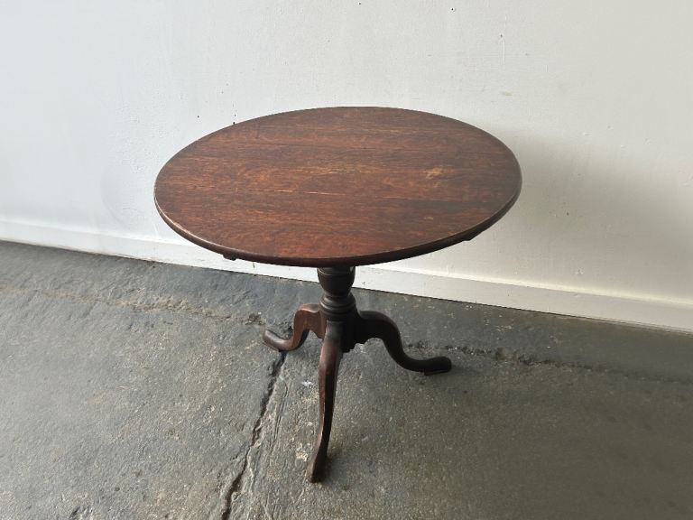Georgian style antique  oak tilt top tripod occasional side table