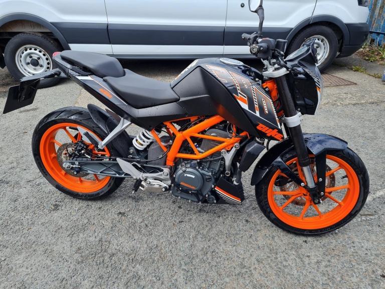 November 2016 KTM Duke 390 Only Six Thousand Miles From New, DUKE, 2016, 373 (cc)