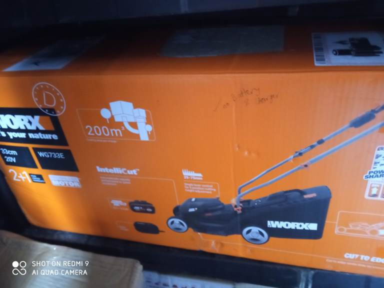 Worx WG733E Cordless Lawnmower