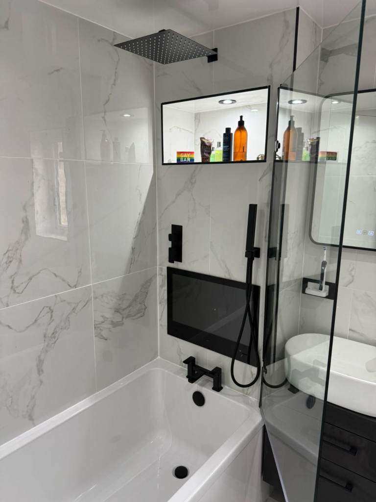 Expert Bathroom and Kitchen Fitter Services Glasgow - Professional Installation & Renovations 🛁
