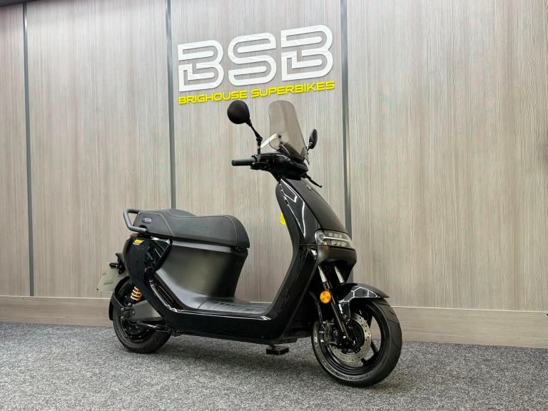 2024 24 SEGWAY E300 SE Electric Scooter - LONG MOT - Twist & Go