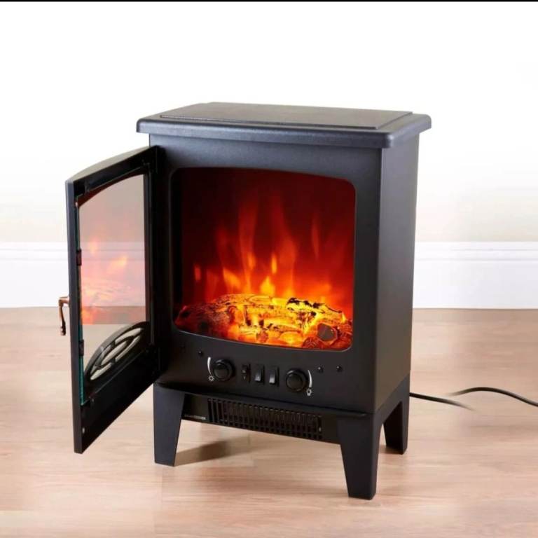 Brand New Sealed Box  Blaunpunkt Log Effect Electric Stove/Fire Space Heater 