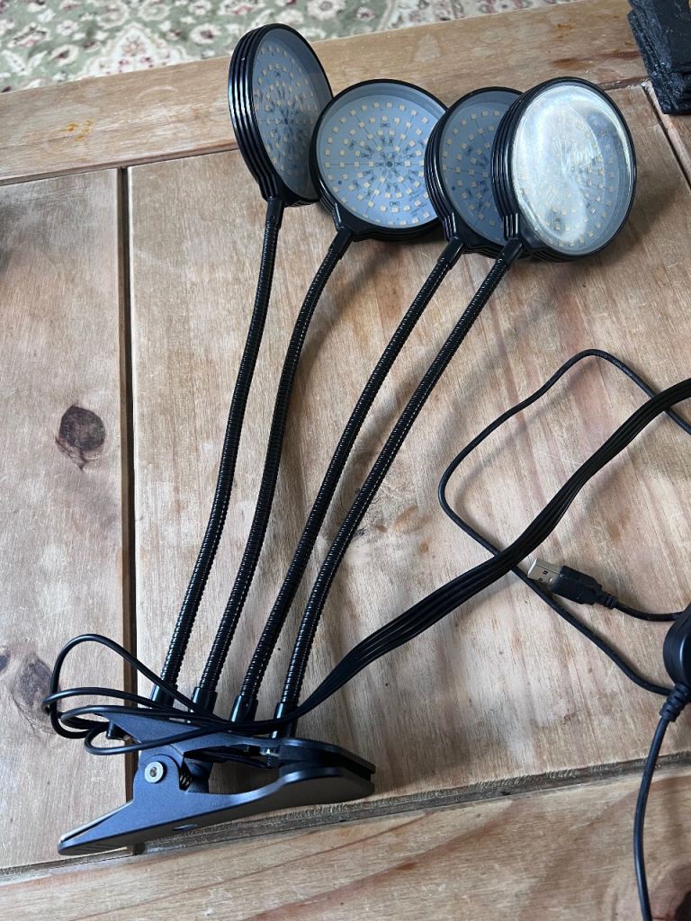 2x LED Grow Light with USB Connector – Clamp On