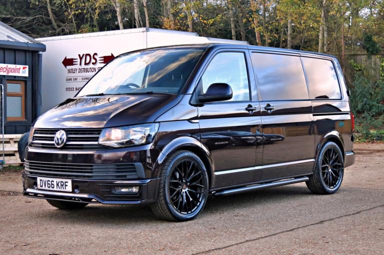 VOLKSWAGEN TRANSPORTER T6 150HP SWB HIGHLINE SPORTLINE STYLE Purple Manual Dies