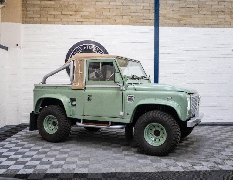 1990 Land Rover Defender 90 2.5 TD5 Pickup 2dr Diesel Manual (120 bhp) Diesel